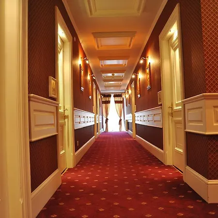 Castel Hotel
