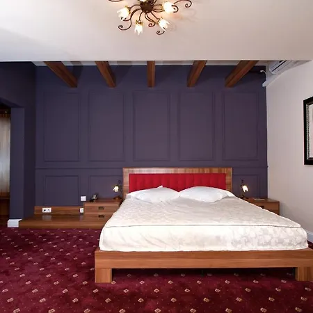 Castel 3*